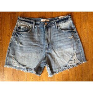 NWT KanCan Womens Size 13/30 High Rise Mom Shorts Distressed Light Wash